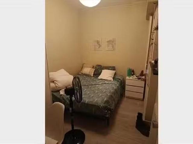 ¡Recién llegado! Habitación en 125 Carrer de Sicília