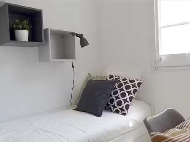 Bonito Habitación en 239 Carrer Gran de Gràcia