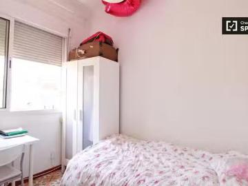 ¡Recién llegado! Habitación luminosa en apartamento de 5 dormi.