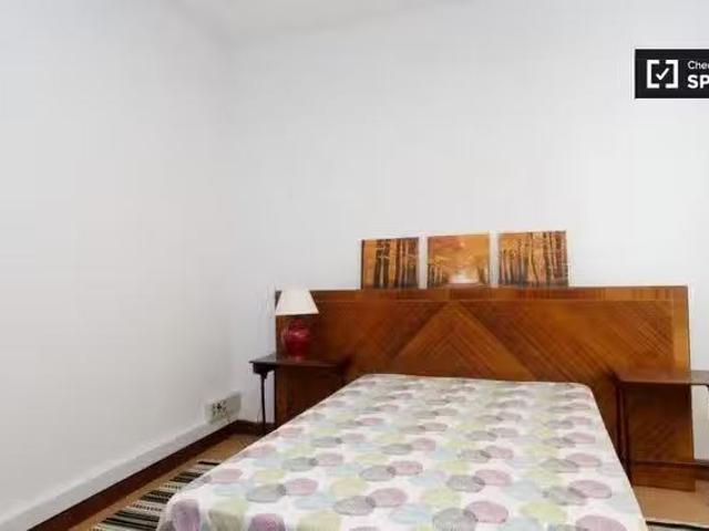 Bonito Habitación privada en piso compartido en Chamberí, Madrid