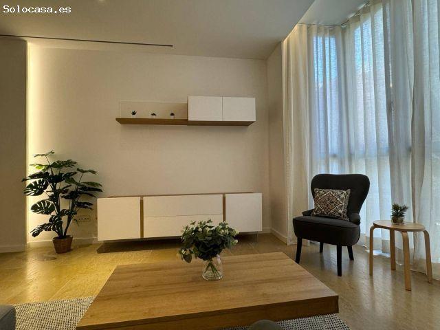 EN ALQUILER, luminoso apartamento amueblado en pleno centro de la ciudad