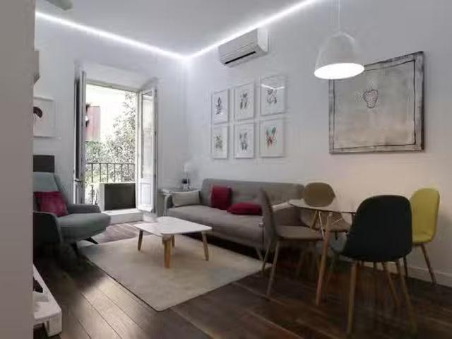Único Piso de 1 habitación en Calle de los Relatores