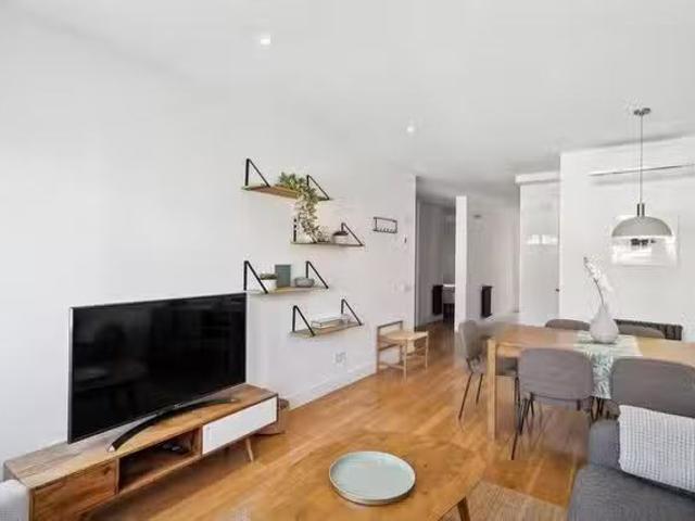 ¡Recién llegado! Piso de 2 habitaciones en Madrid