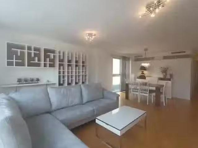 Acogedor Piso de 2 habitaciones en Carrer d'Isabel de Villena.