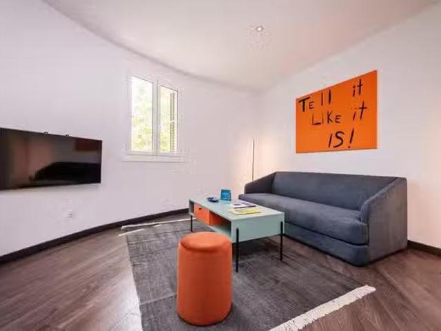 ¡Recién llegado! Piso de 3 habitaciones en Barcelona
