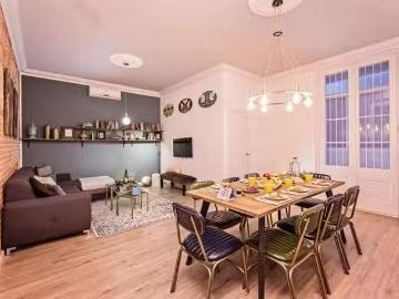 ¡Recién llegado! Piso de 4 habitaciones en Barcelona