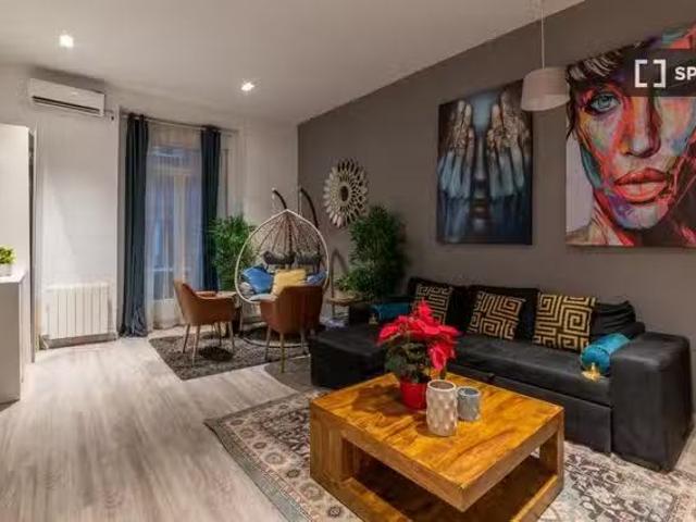 Bonito Piso de 5 habitaciones en alquiler en Embajadores, Madrid