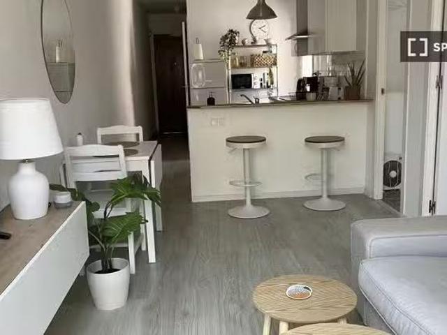 ¡Recién llegado! Piso en alquiler de 2 habitaciones en Santa C.