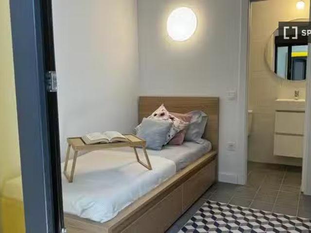 Único Se alquila habitación en coliving de 20 habitaciones en.