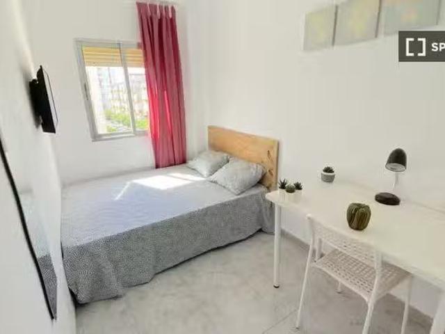 ¡En alquiler! Se alquila habitación en piso compartido de 4 ha.