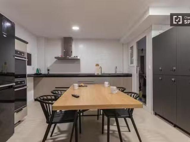 Encantador Se alquila habitación en piso compartido en El Botá.