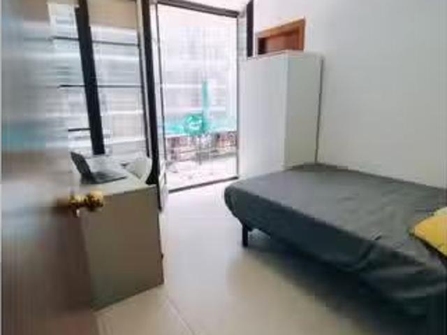 ¡Recién llegado! Se alquila habitación en piso de 7 habitacion.
