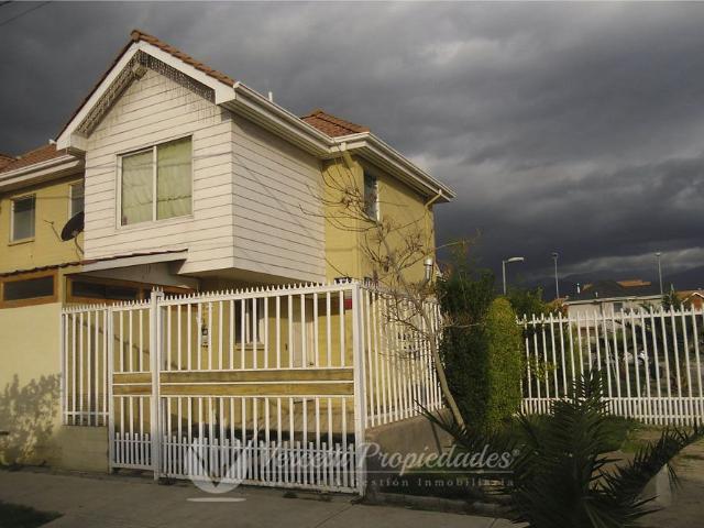 ¡en arriendo! te presentamos esta encantadora casa