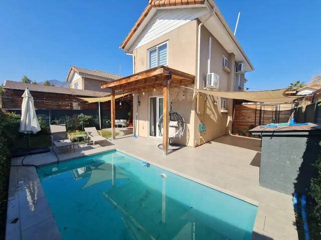 En Arriendo Amplia Casa Con Piscina En Mirador Andino