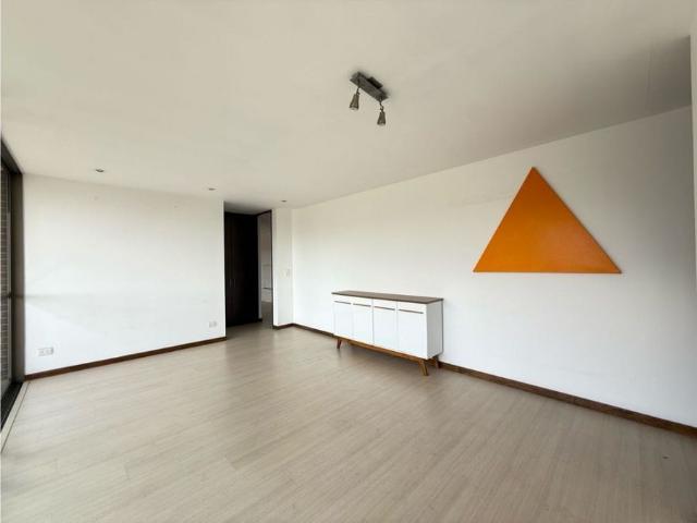 En arriendo apartamento los balsos
