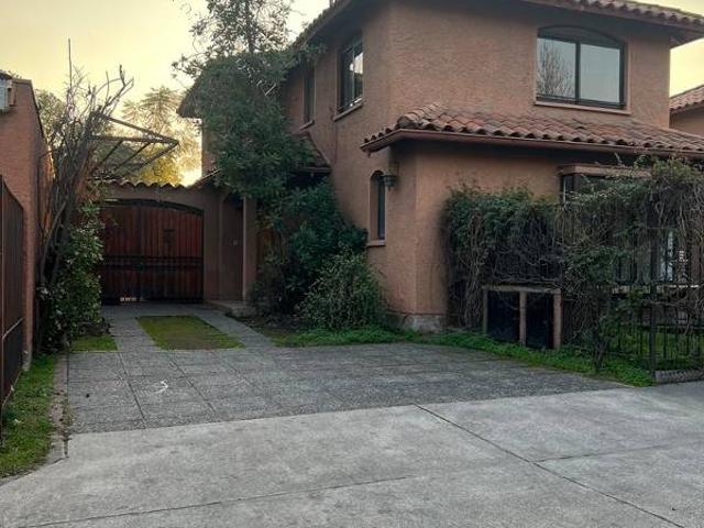 En arriendo casa CarloSilva Vildosola, La Reina