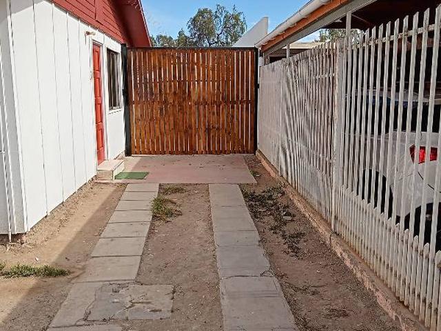 EN ARRIENDO LINDA Y AMPLIA CASA EN VALLENAR