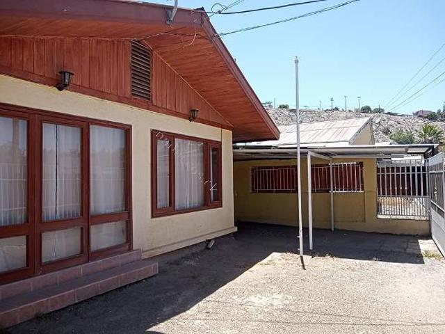 EN ARRIENDO LINDA Y AMPLIA CASA EN VALLENAR