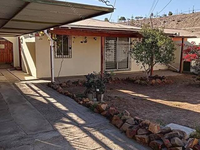 EN ARRIENDO LINDA Y AMPLIA CASA EN VALLENAR