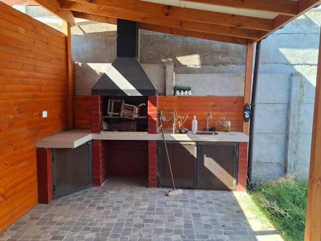 En arriendo linda casa sector la cruz