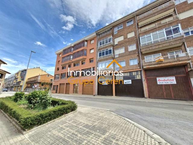 EN BELORADO, COQUETO Y AMPLIO PISO EN CALLE PRINCIPAL