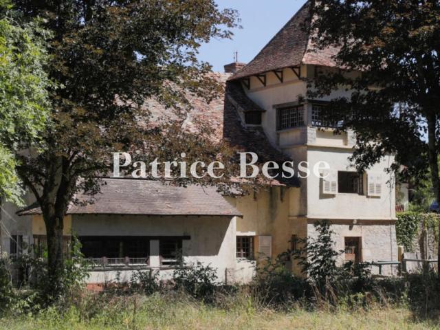 En Bourgogne, dans le charolais, un ancien moulin à rénover. 230m² Paray le Monial