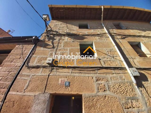 EN BRIONES, TENEMOS ESTA COQUETA CASA DE PUEBLO PARA QUE DISFRUTES DE UNOS DE LOS PUEBLOS MÁS BONITOS DE ESPAÑA LOS FINES DE SEMANA