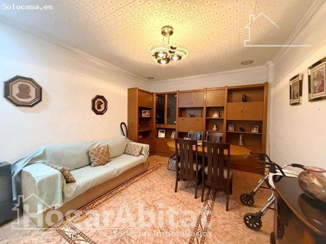 ¡En buena zona! Casa amplia y luminosa con gran terraza y balcón