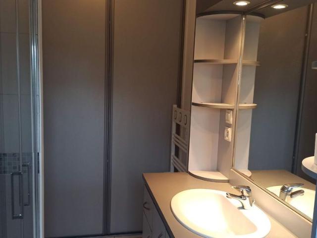 En campagne de Meillac, Appartement T1 bis situé à l'étage, avec dégagement au rez de chaussée.
