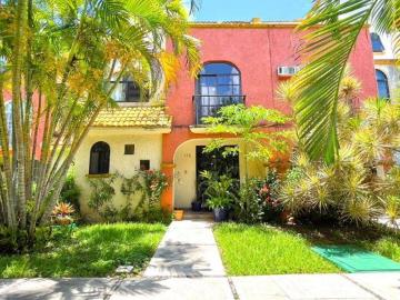 Casa Remodelada Cerca de Zona Hotelera y de Salida a Riviera Maya