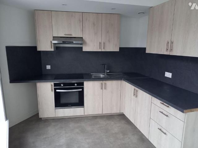 EN CENTRE VILLE, Bel appartement lumineux de type 3 d'env.65m2 au 1er étage sans ascenseur, co.