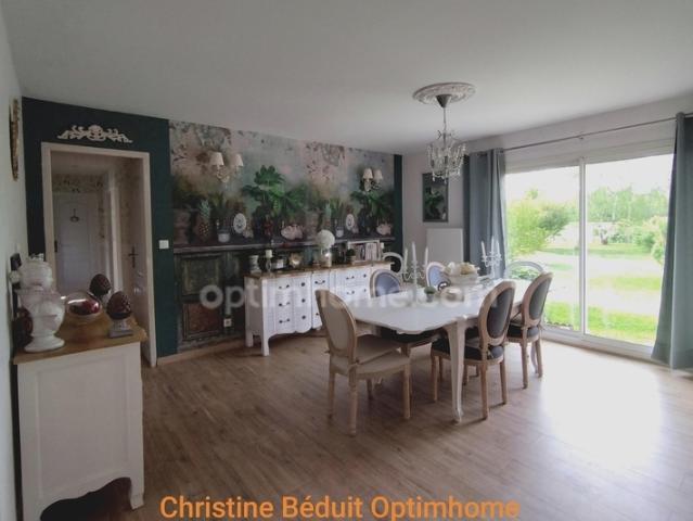 Charente, proche La Rochefoucauld, maison de plain pied 139 m², garage, carport, terrain 2957m²
