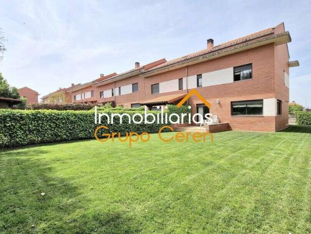 En Cirueña Campo de Golf, descubre un rincón donde la calma y la belleza se entrelazan en perfecta armonía