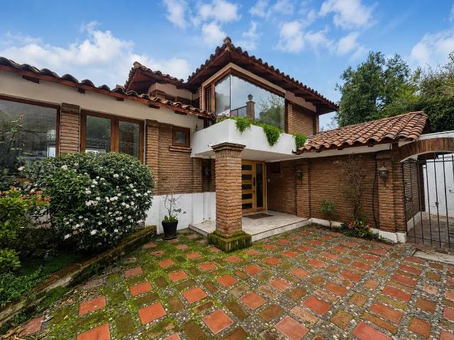 En Condominio Seguro, Con Maravillosa Vista Y Remodelada