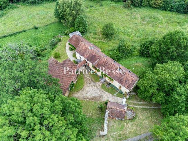 En Côte d'Or, dans la vallée de l'Ozerain, à proximité de Fl. 335m² Dijon