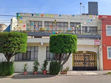 En Clavería amplia casa en venta