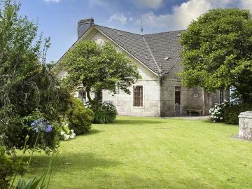 En el valle de la colina de Louredo Mos, encontramos esta im. 829m² Mos