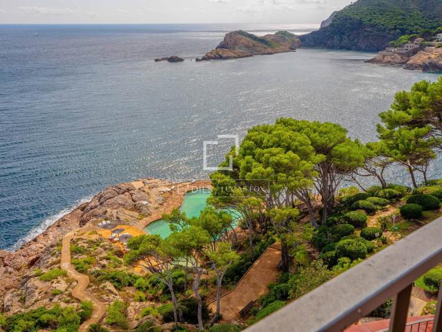 En el complejo residencial Cap Sa Sal, encontramos este lujo. 409m² Begur