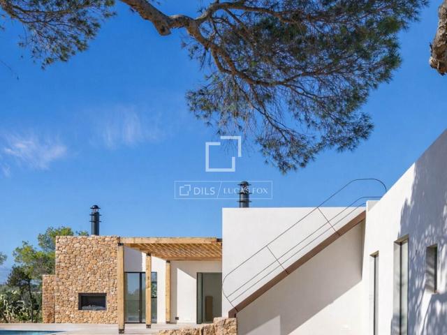 En el corazón más auténtico de Formentera, donde la luz danz. 495m² Es Calo
