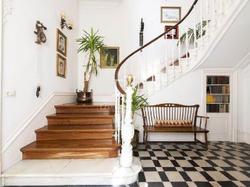 En el pequeño pueblo de O Porirño, Pontevedra, encontramos e. 460m² O Porriño