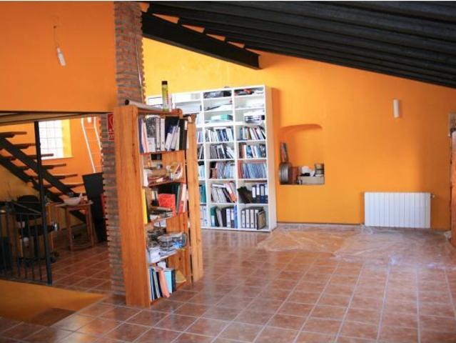 EN EL PUEBLO DE BIAR, ENCANTADORA CASA REFORMADA Y CON LICENCIA TURISTICA