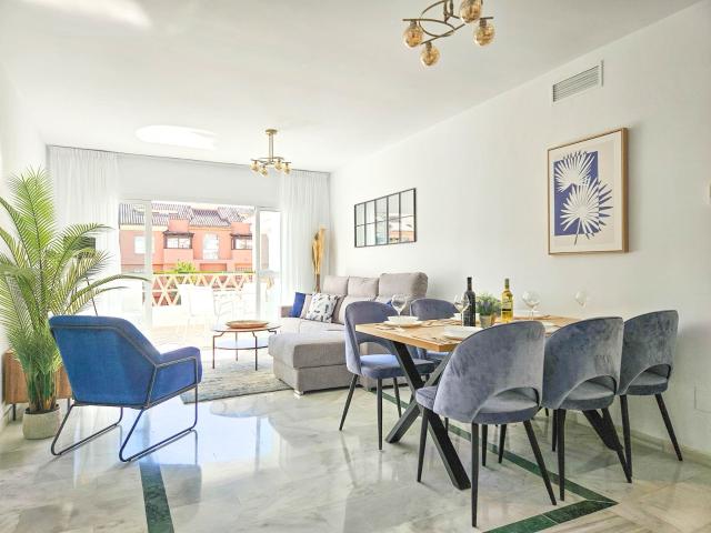 EN Elegant 3 bedroom apartment for LONG TERM RENT in the Residencia La Ola, Puerto Banús