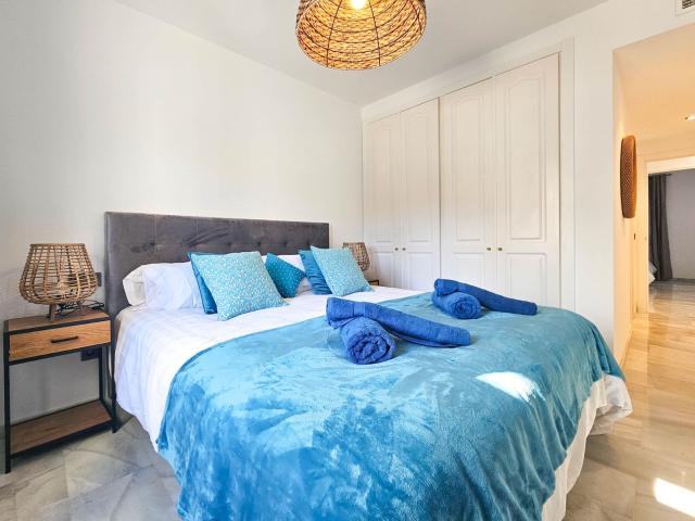 EN Elegant 3 bedroom apartment for LONG TERM RENT in the Residencia La Ola, Puerto Banús