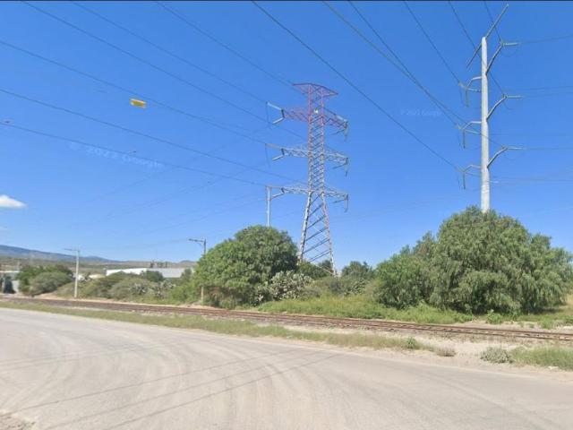 EN ESQUINA Terreno 5 Ha Eje 120 Zona Industrial FFCC SLP