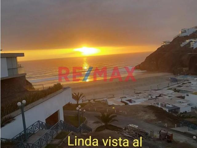 En Exclusivo Condominio. Hermosa Casa De Playa. Cerro Azul