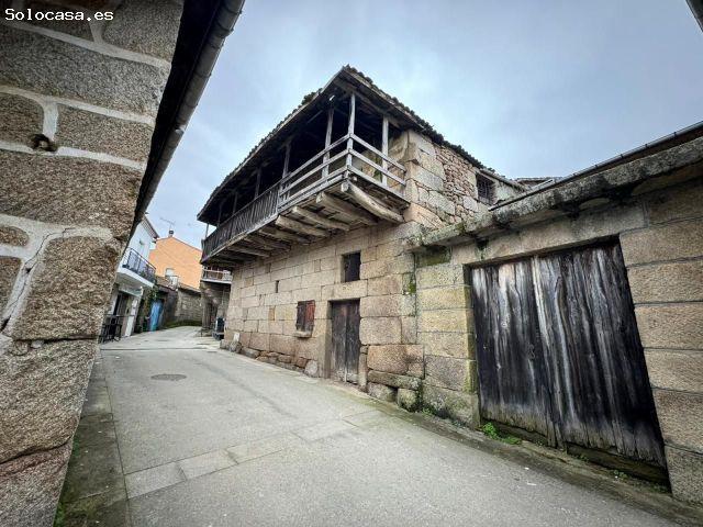EN EXCLUSIVA: SE VENDE CASA EN EL CENTRO DE MOREIRAS