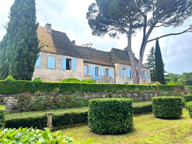 En exclusivité, une des plus belles propriétés de la Vallée. 550m² Montignac Lascaux
