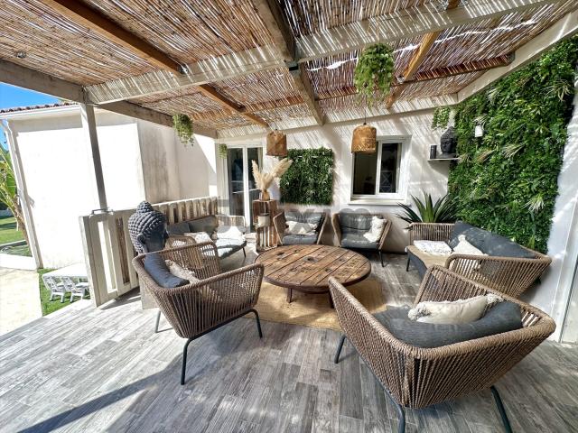 En Exclusivité Villa De Charme De 164 m2 Avec Piscine 164m² Aspères