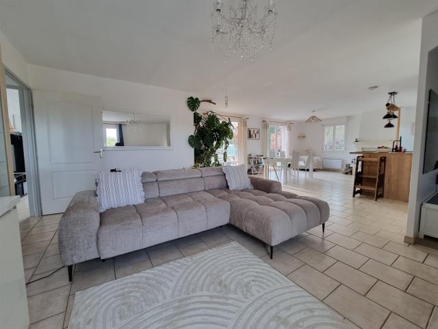 En exclusivité à Régusse, Villa de 130m2 sur 5136m2 de terra. 130m² Régusse