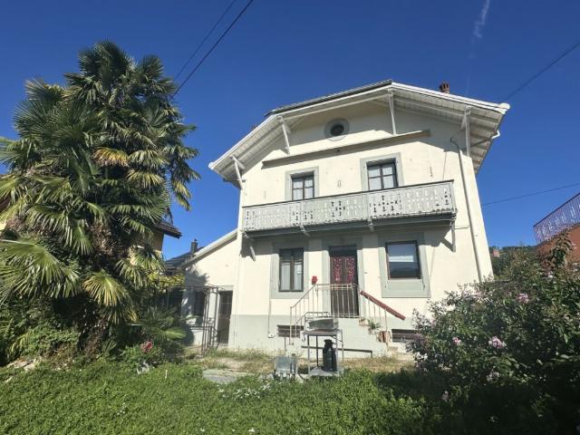 En exclusivité à Rolle  Villa individuelle avec grand jardin, proche gare